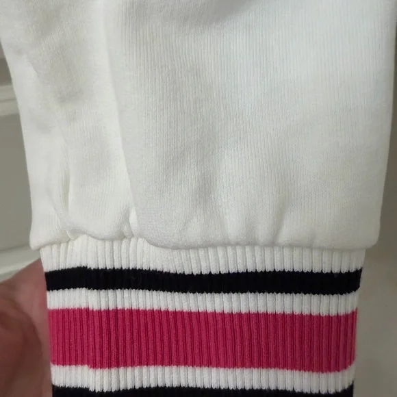 DOLCE & GABBANA
Logo cropped cotton sweatshirt W/ Tag Size 40 IT- 22 inches PTP - Picture 10 of 13